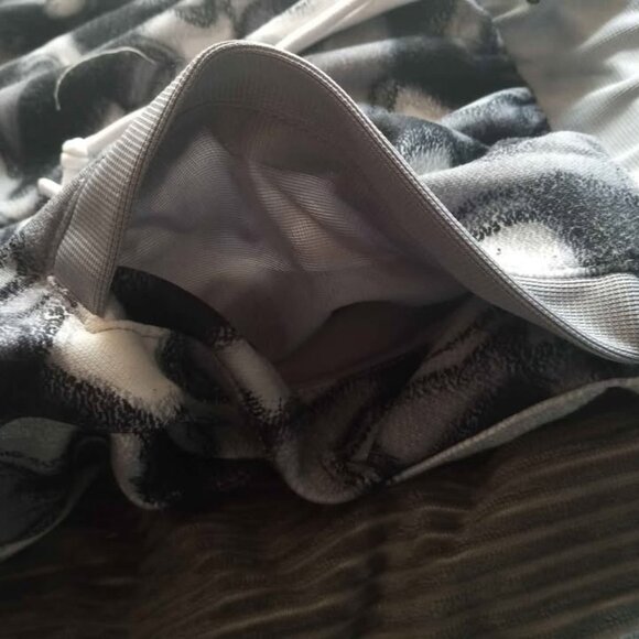 And1 basketball shorts size L black camo with pockets walking gym comfortable - Picture 6 of 6